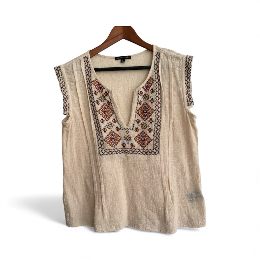 Signature Studio Cream Sleeveless Embroidered Peasant Top
